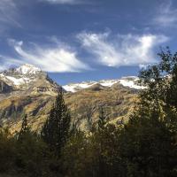 Montée au parking, avec avant-goût de la journée face à nous.
